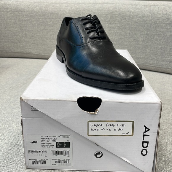 Also shoes - Picture 2 of 5